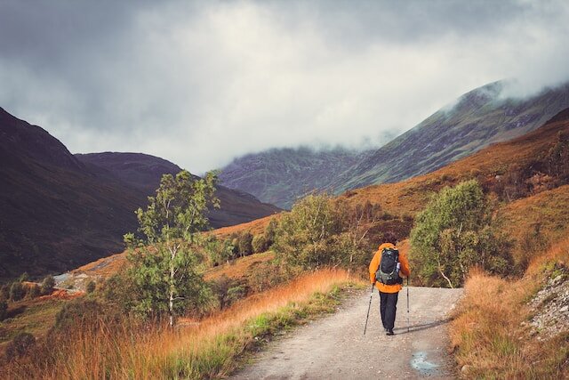 Wandern in der Landschaft Schottlands